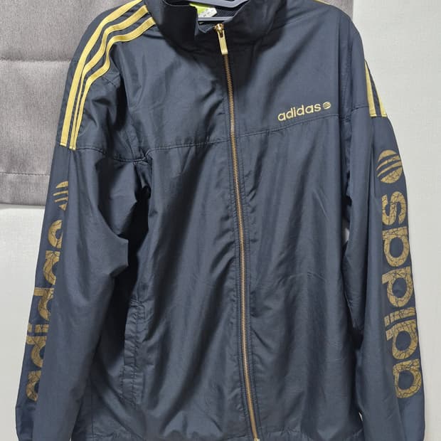 일본 아디다스 바람막이 져지 검골