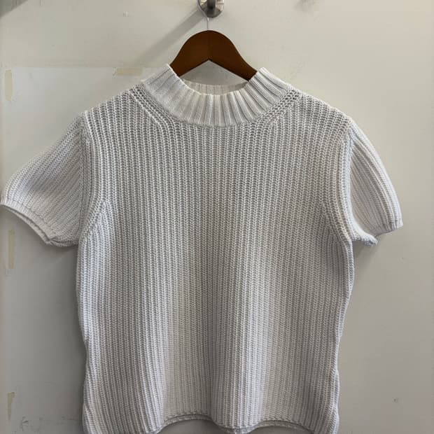 N246. 에디바우어 반팔 니트