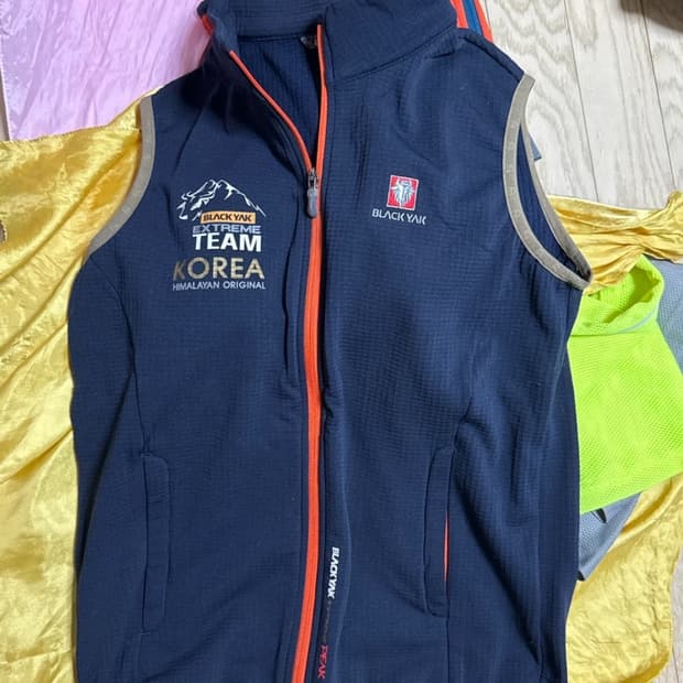 블랙야크 베스트 조끼 2개