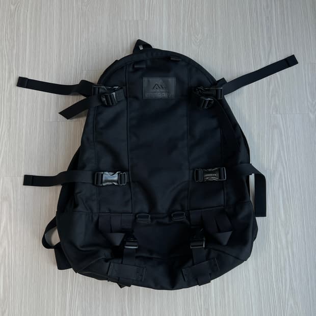 그레고리 데이앤하프 백팩 블랙