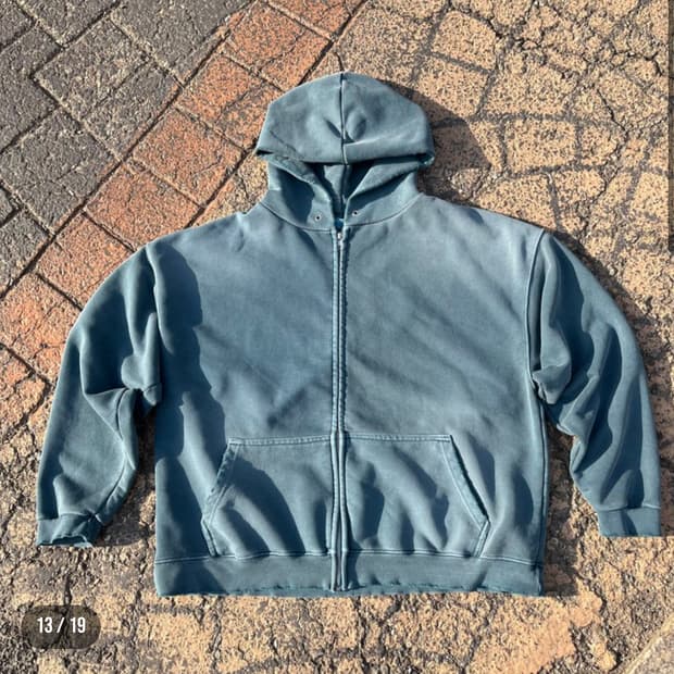 소버 굿즈 후드집업 팝니다