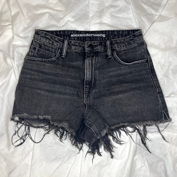 알렉산더왕 바이트 하이라이즈 데님 쇼츠