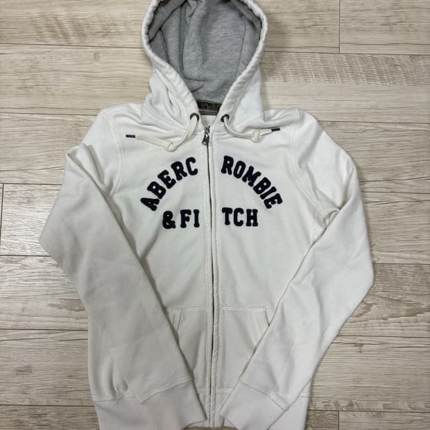 아베크롬비 딱붙핏 후드집업 화이트 m