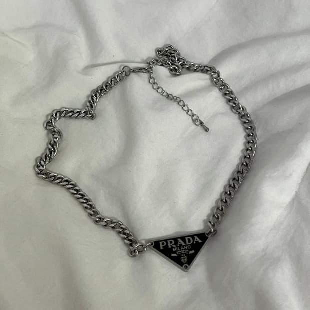 빈티지 프라다 팬던트 목걸이 