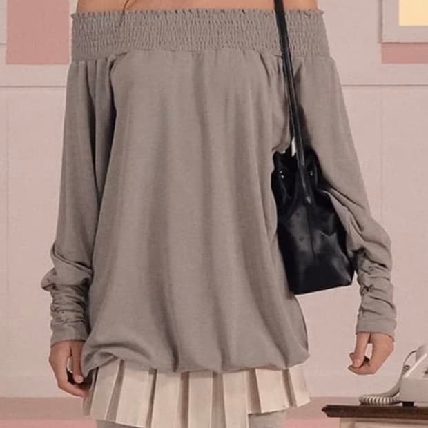 쓰리타임즈 벨 셔링 탑 오프숄더 그레이 