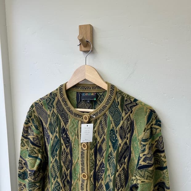 15672 - 쿠지 3D 케이블 니트 가디건 