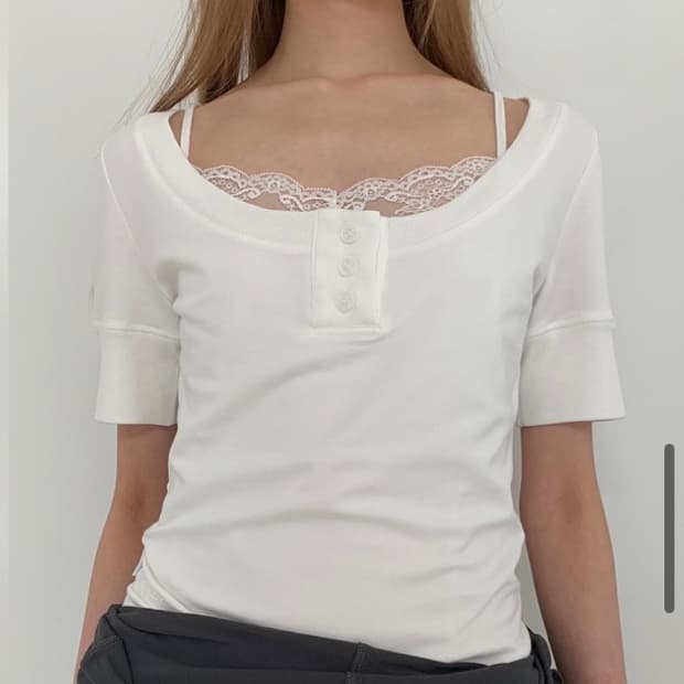 세릭 버튼탑 Button Scoop Neck Top _ White