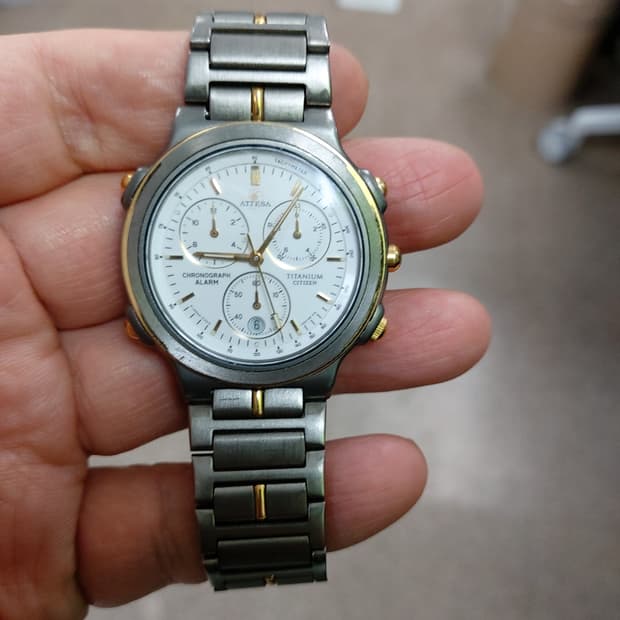 시티즌 아테사 티타늄 크로노그래프 시계