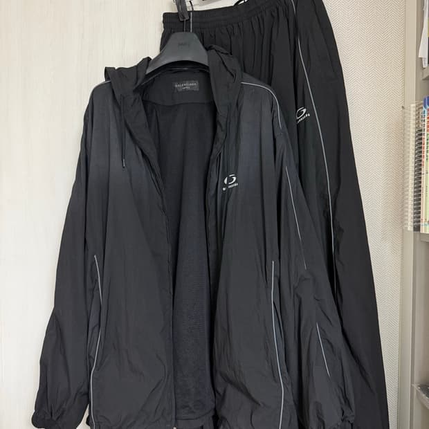 (S,XS) 25ss 발렌시아가 루프 스포츠 아이콘 트랙셋업