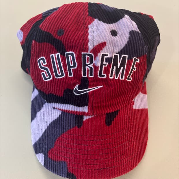 Supreme x nike coduroy ballcap redcamo