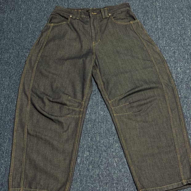 [새상품급, 3] 9999아카이브X허율 테크니컬 커브드 데님 팬츠