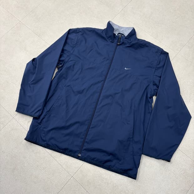나이키 스우시 네이비 바람막이