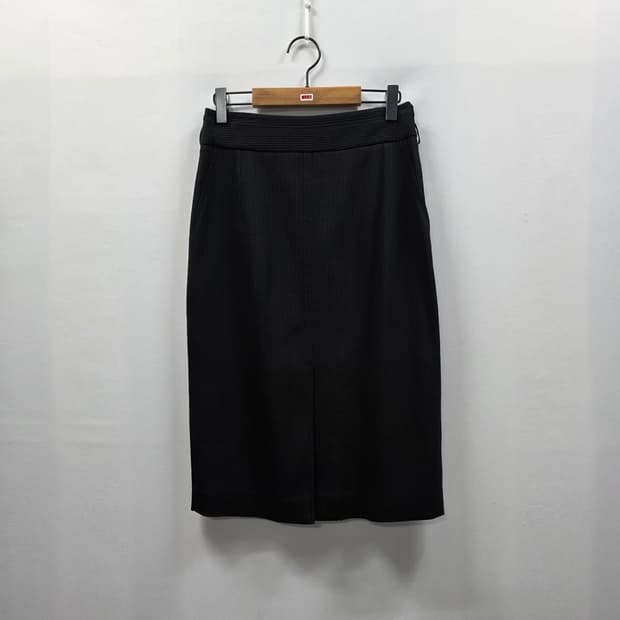 1181 미샤 MICHAA 블랙 스트라이프 스커트 70-91 / 앞트임