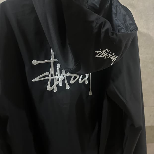 스투시 바람막이