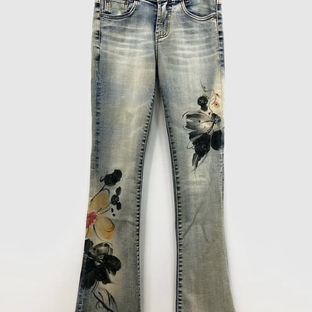 오리엔탈 플라워 드로잉 자수 데님 부츠컷 팬츠