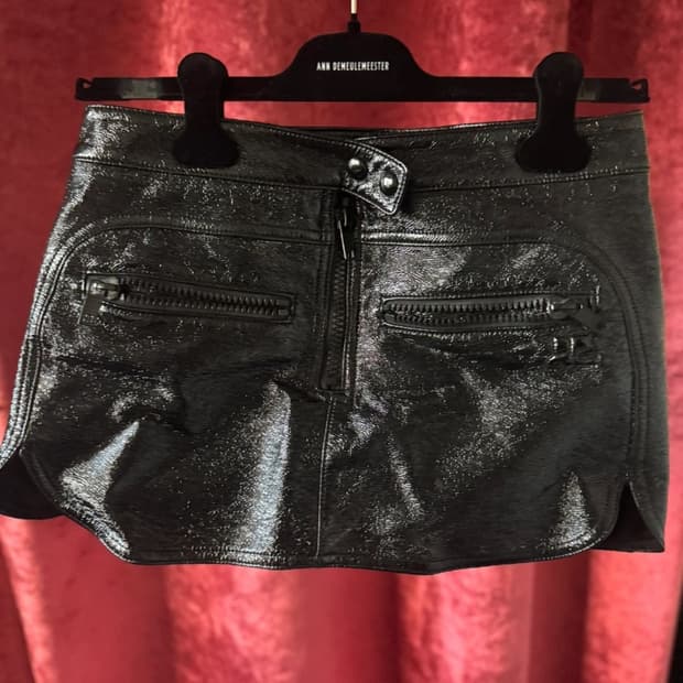 Courreges  블랙 에나멜 미니 스커트 38