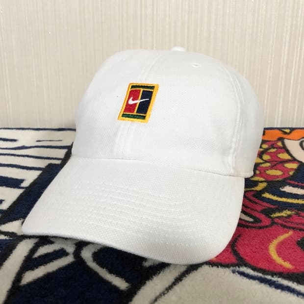 나이키 테니스코트 모자/캡(화이트)