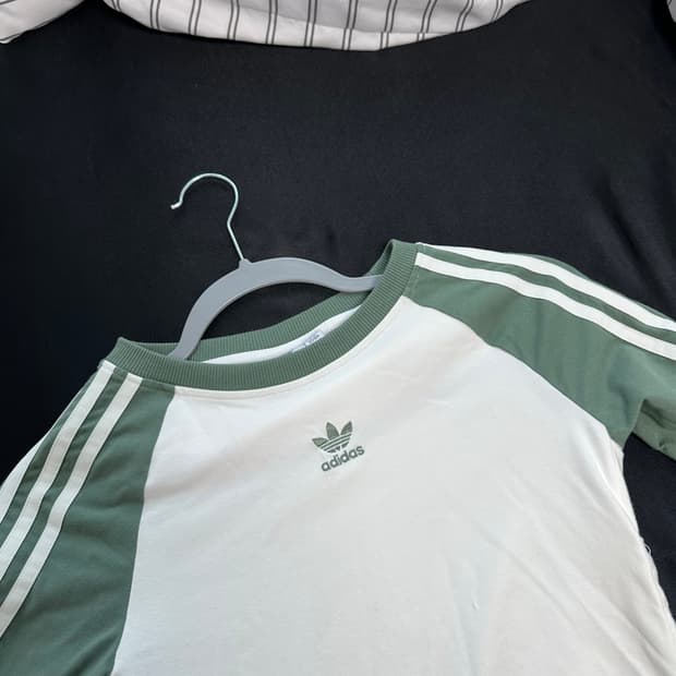 아디다스 슬림핏 긴팔