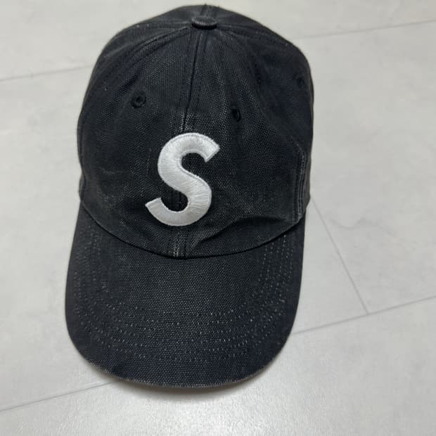 슈프림 23fw 6패널 볼캡 흑청 팝니다 