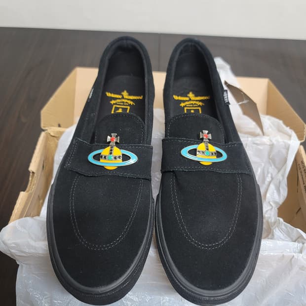 비비안웨스트우드 x 반스