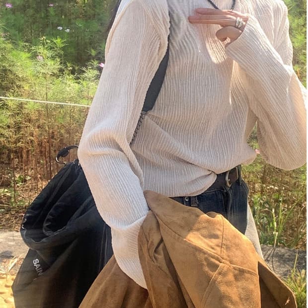 르헤르 르티아 플리츠 블라우스