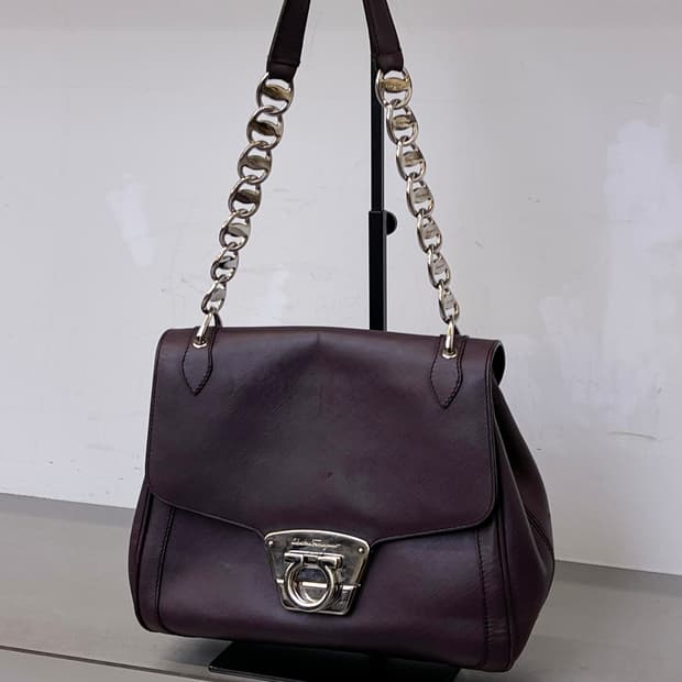 살바토레 페라가모 간치니 체인 백