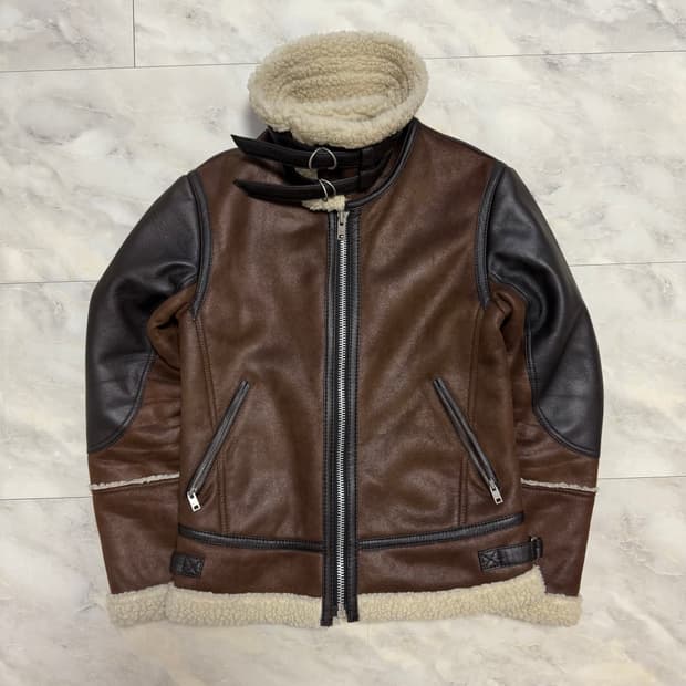 카이아크만 B3 무스탕 브라운