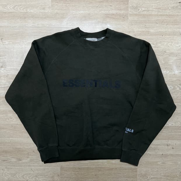 피어오브갓 에센셜 빅로고 프린팅 맨투맨 티셔츠 [다크 카키] M/95