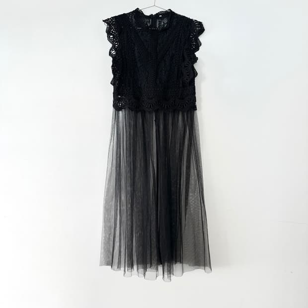 Embroidery punching layer ops / black