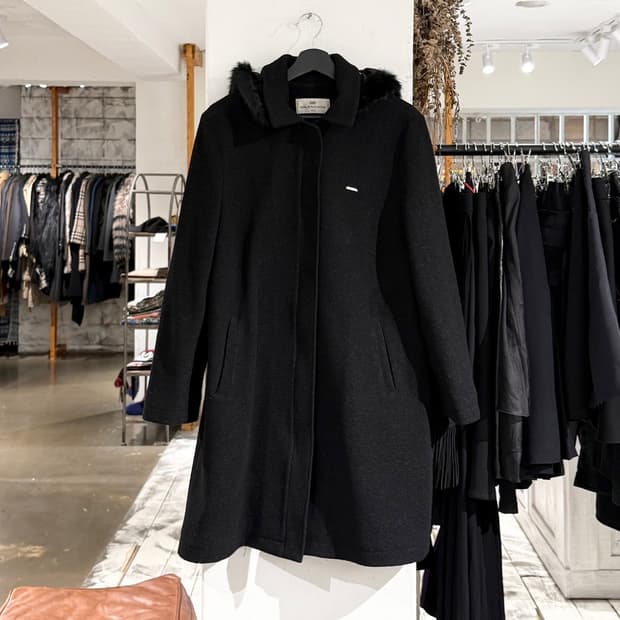 발렌시아가 블랙 퍼카라 싱글 울 코트