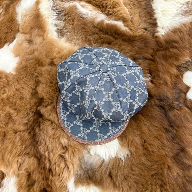 셀린느 트리오페 모노그램 데님 뉴스보이캡