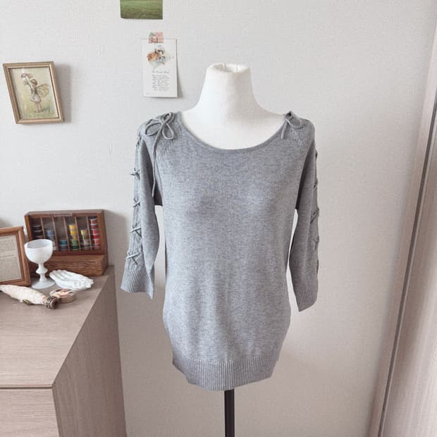 그레이 리본 니트