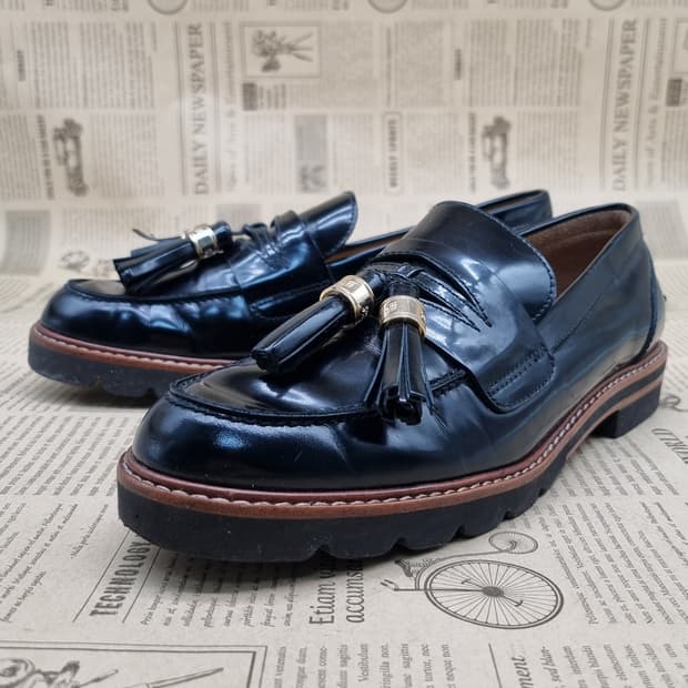 스튜어트와이즈먼 여성테슬로퍼230