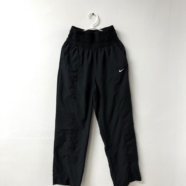 M사이즈 우먼스 나이키 하이웨스트 팬츠 드라이핏