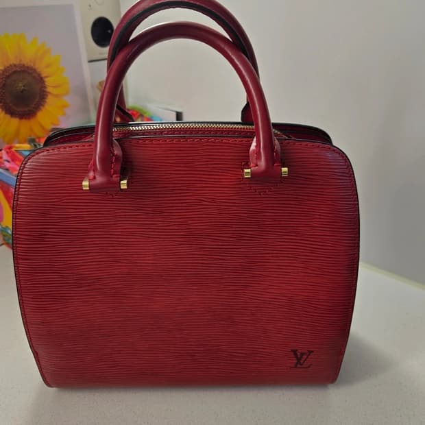 루이비통 퐁뇌프 에삐 가죽 토트백  M52505E (정품)