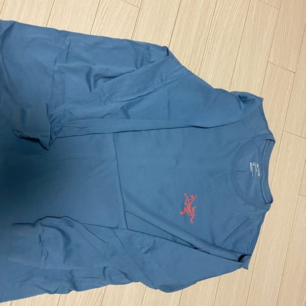 아크테릭스 긴팔 멀티 버드 로고