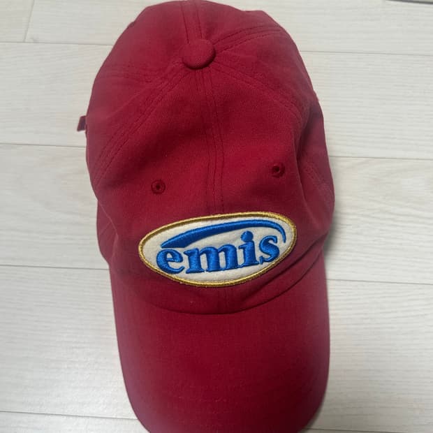 이미스 레드 볼캡 emis