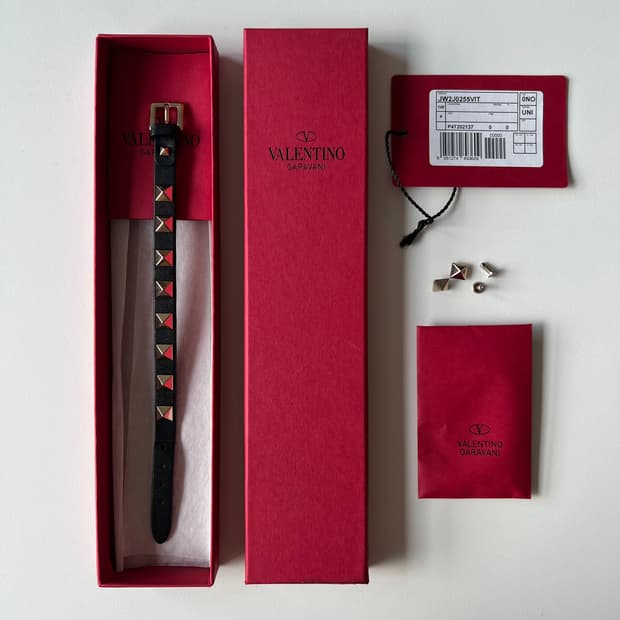 발렌티노 락스터드 브레이슬릿 (VALENTINO) JW2J0255-VIT