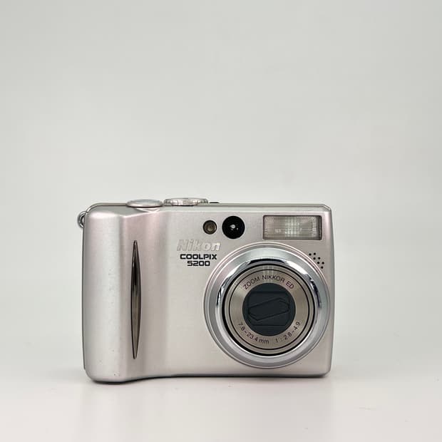 니콘 쿨픽스 Nikon Coolpix 5200 실버