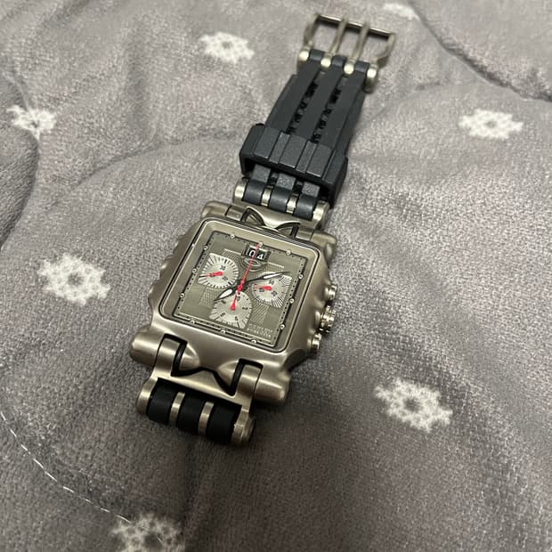 오클리 타임탱크 올화이트