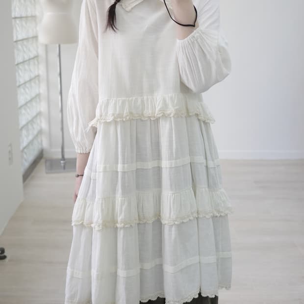 Kangkang ivory one-piece