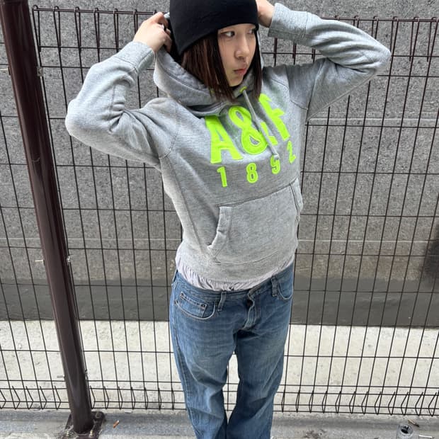아베크롬비 그레이 네온 후드티