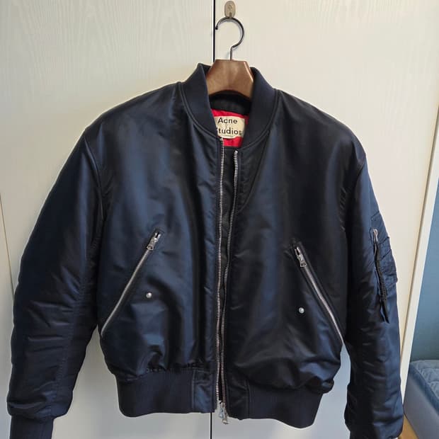 [48] 아크네 마키오 봄버 네이비