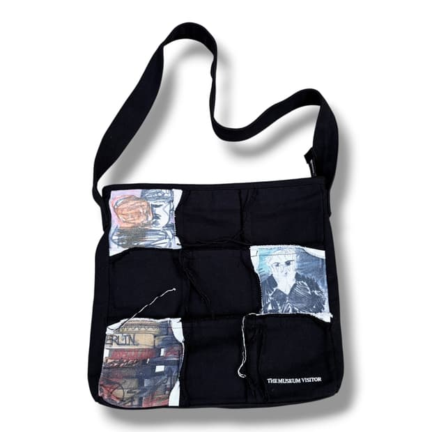 더뮤지엄비지터 SCULPTURAL ART BAG