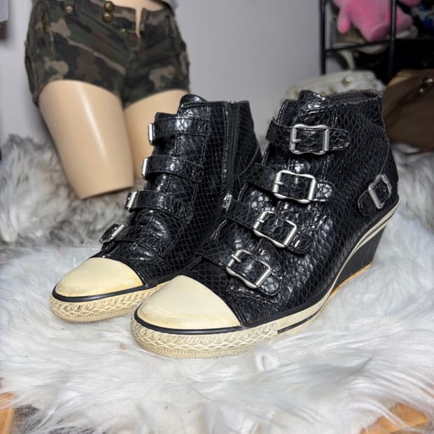 Ash 아쉬 뱀피 웨지힐 스니커즈