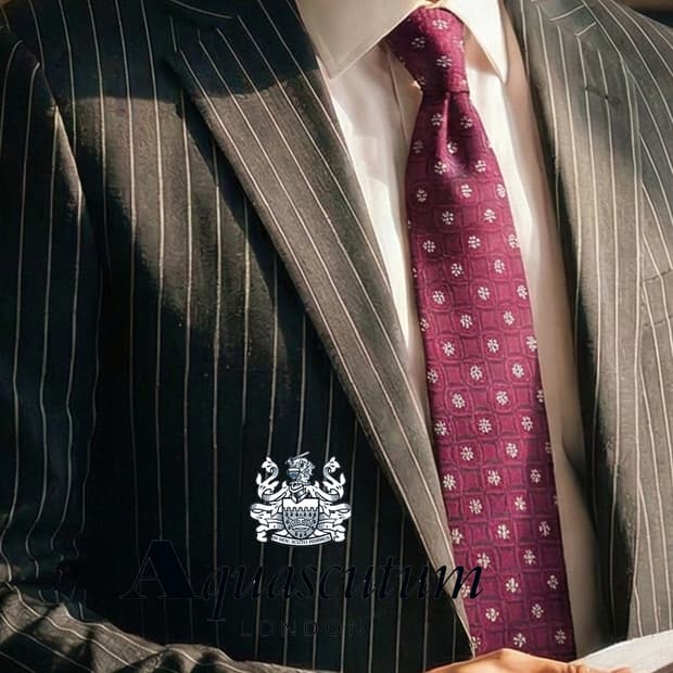 아쿠아스큐텀 실크 퍼플 플라워 패턴 넥타이 9.1cm 새제품 A19289