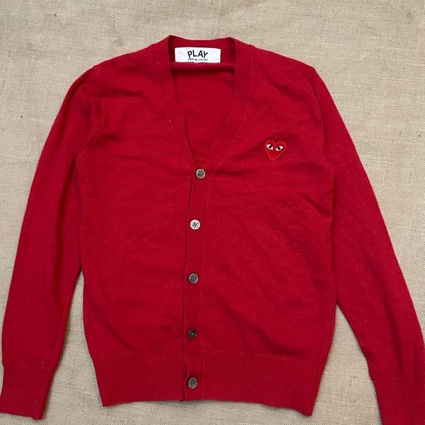 꼼데가르송 PLAY 레드 가디건 L (95-100) 정품
