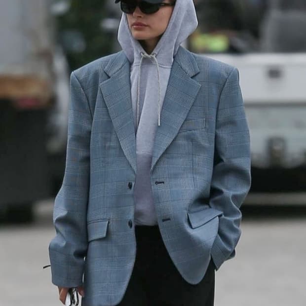 발렌시아가 블랙 체크 오버핏 자켓