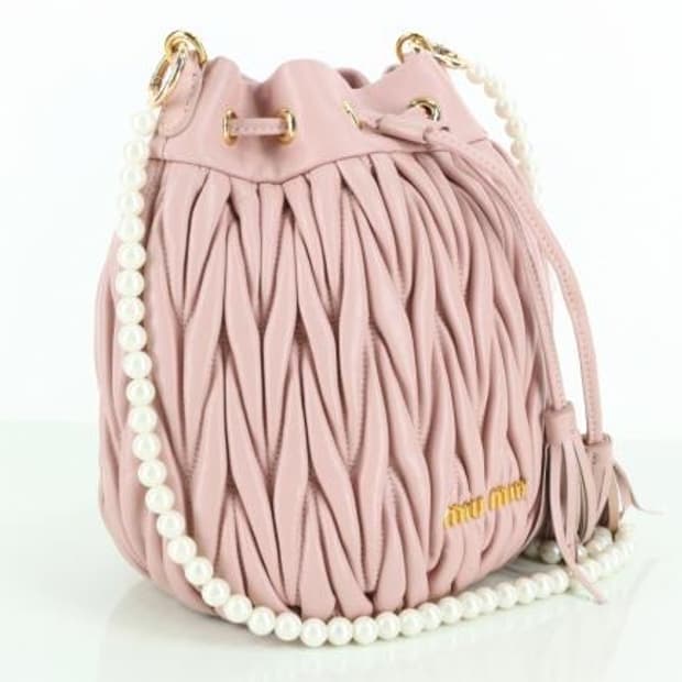 miumiu matelasse버킷백