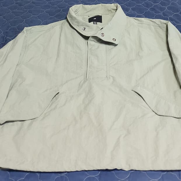 H&M 나일론 하프집업 하이넥 카라 아노락 연카키 (M)